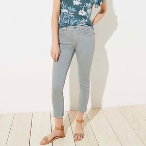 Loft Modern Skinny Crop in Misty Fog